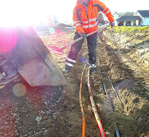 Arbeiter beim Kabelbau Arbeiter beim Kabelbau